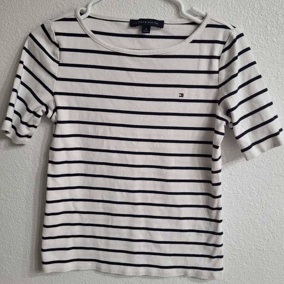 Stripe T-shirt, blue and white color. Brand: Tommy Hilfiger. - Picture 5 of 5